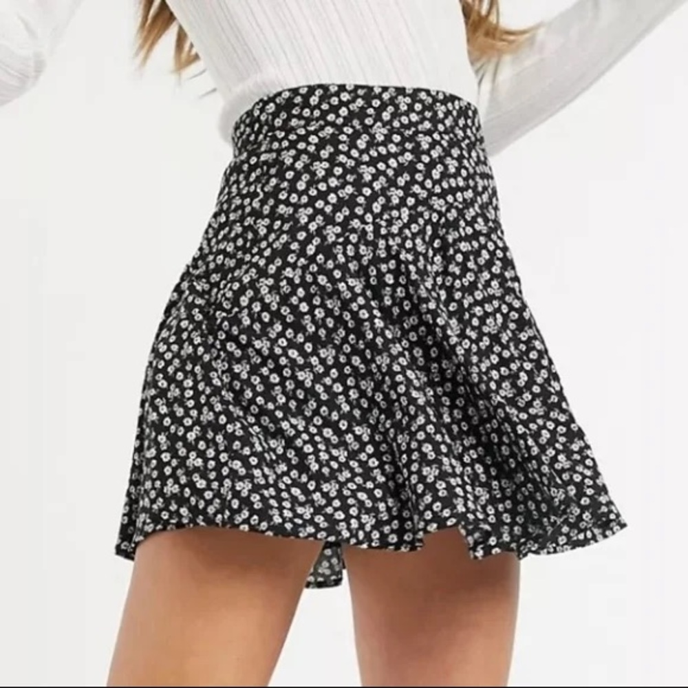 NWOT Hollister Ultra High Rise Skirt - Picture 3 of 8